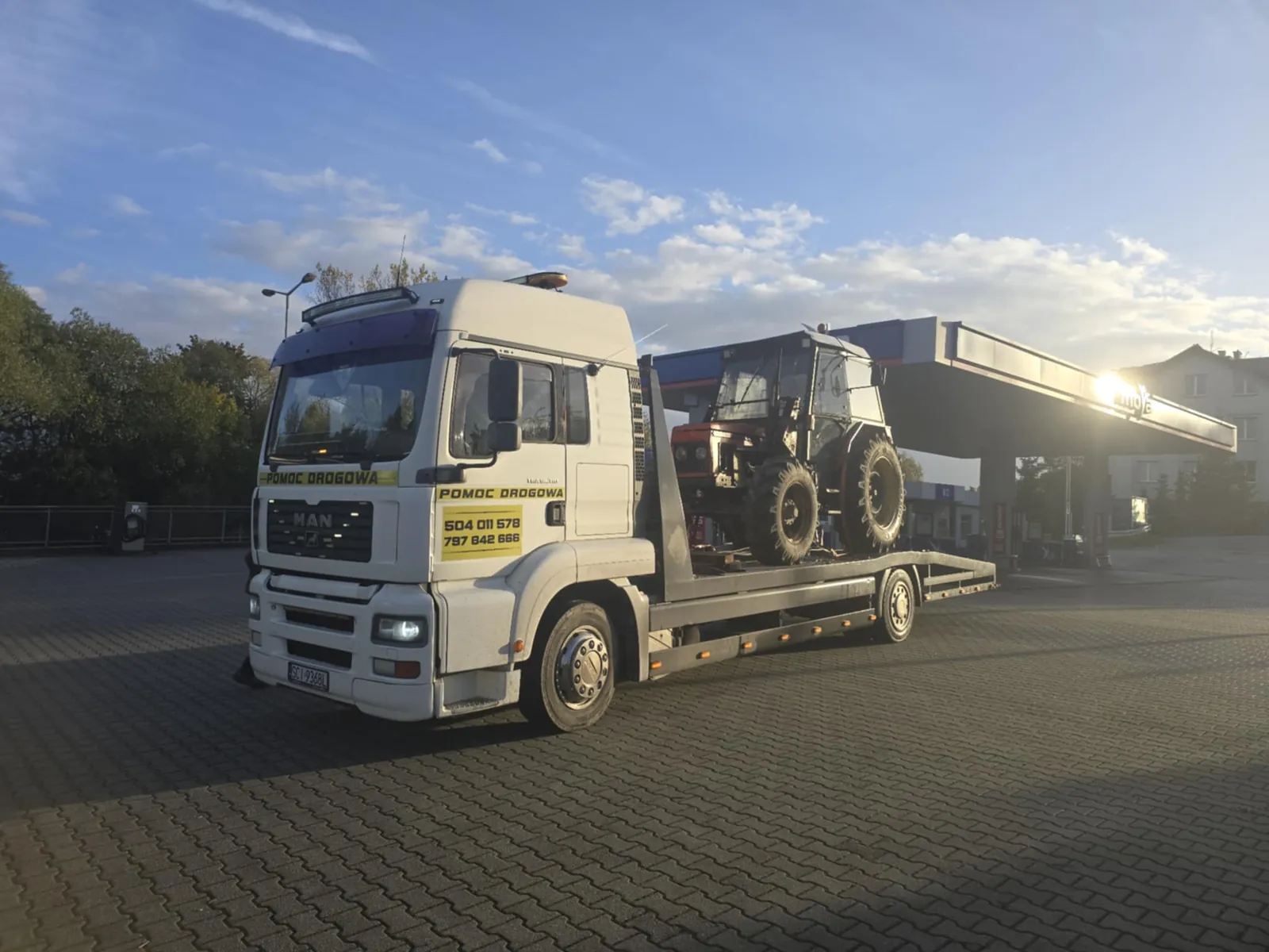 Laweta DM Multiservice podczas transportu maszyny